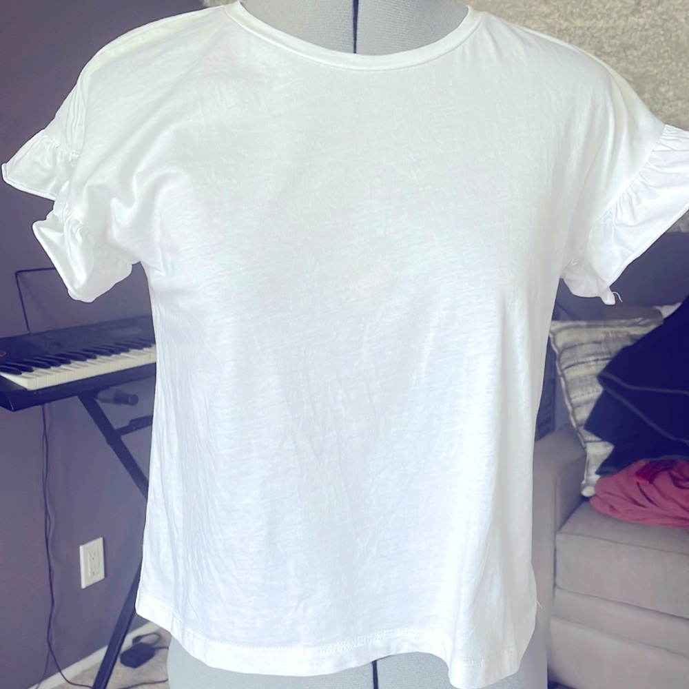 Zara White Tee with short sleeves